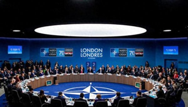 配资炒股论坛 北约想抢中国3200亿基建? 王毅三个“不”直接打脸, 结局大快人心!